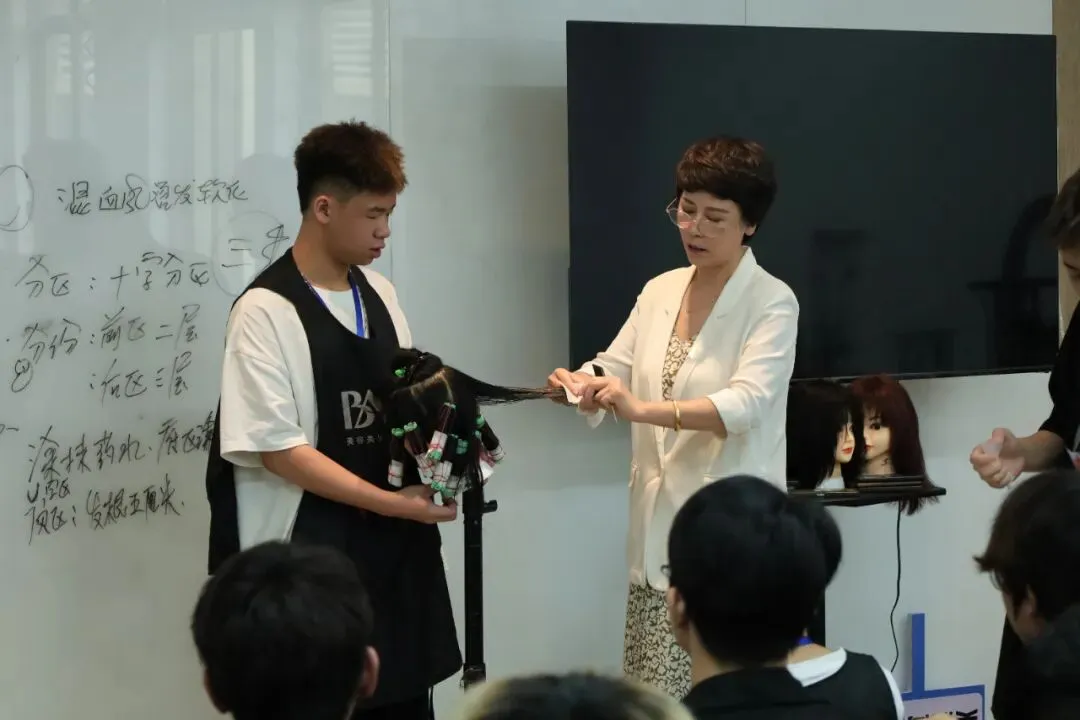 【择校指南】中考后,如何选校?这6点家长们一定要注意!-第7张图片-四季读书网
