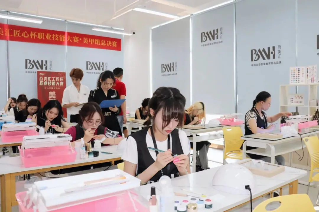 【择校指南】中考后,如何选校?这6点家长们一定要注意!-第14张图片-四季读书网