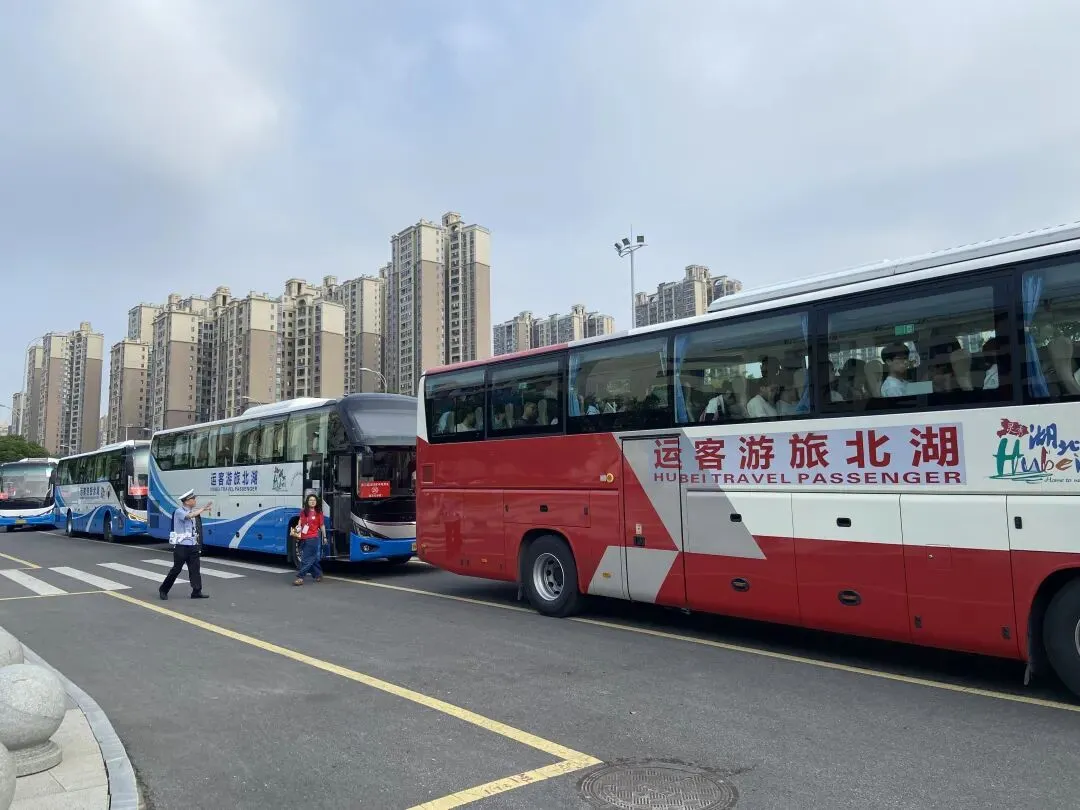 现场直击!今日荆门中考,这一幕幕令人动容...-第7张图片-四季读书网 现场直击!今日荆门中考,这一幕幕令人动容...-第7张图片-四季读书网