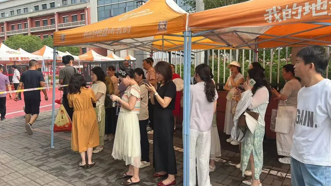 现场直击!今日荆门中考,这一幕幕令人动容...-第27张图片-四季读书网 现场直击!今日荆门中考,这一幕幕令人动容...-第27张图片-四季读书网