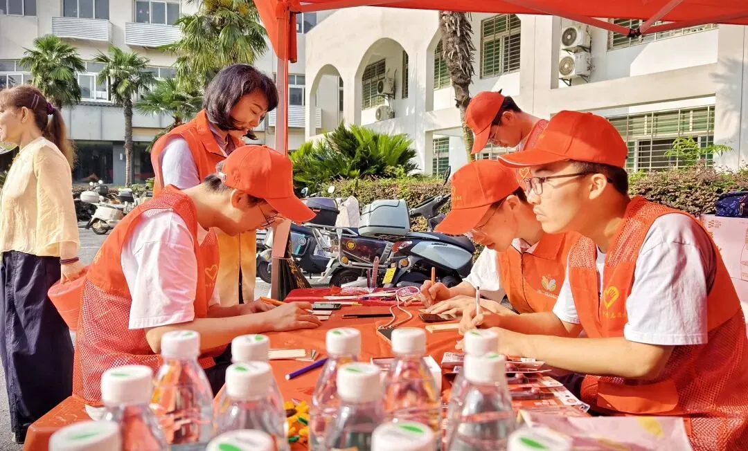 现场直击!今日荆门中考,这一幕幕令人动容...-第35张图片-四季读书网 现场直击!今日荆门中考,这一幕幕令人动容...-第35张图片-四季读书网