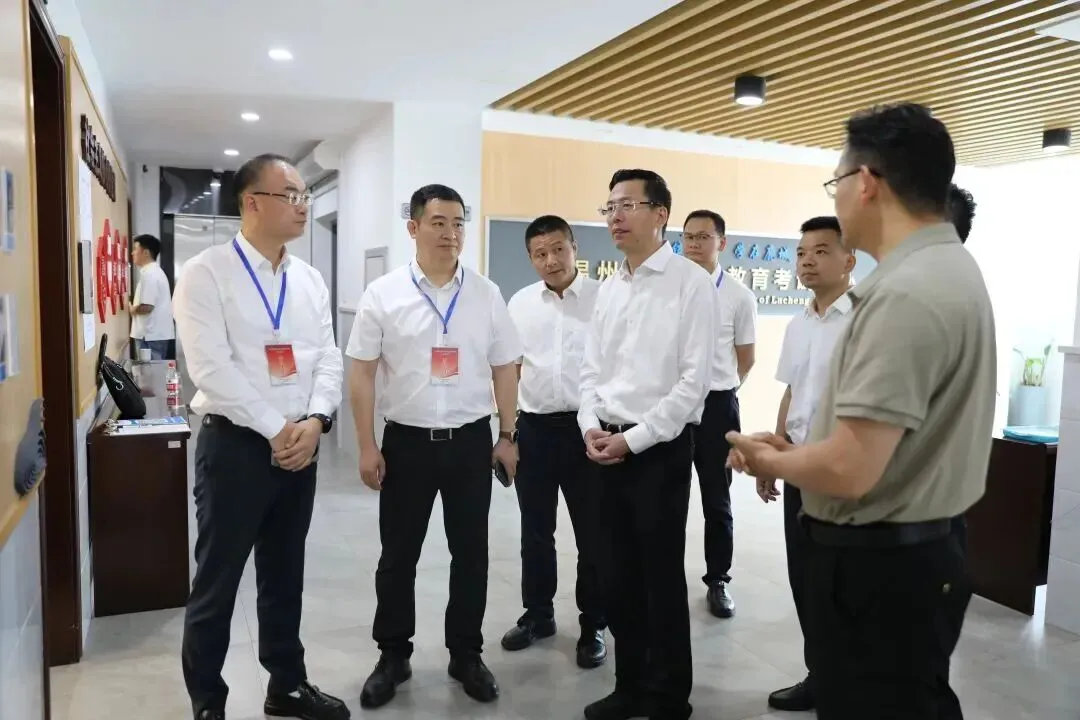 张崇波何占宇督查中考开展情况-第2张图片-四季读书网
