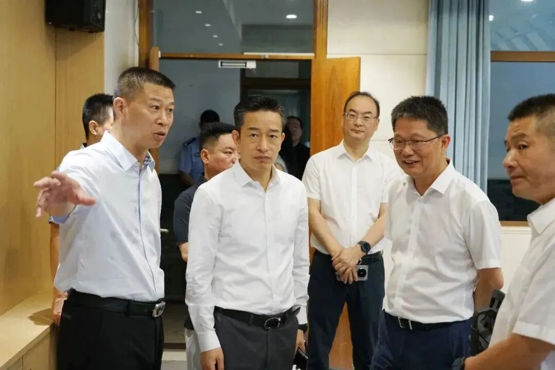 张崇波何占宇督查中考开展情况-第3张图片-四季读书网