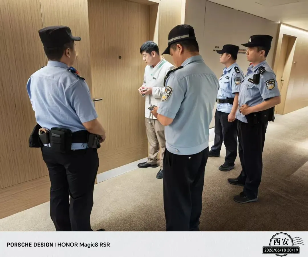 中考首日,阎良公安全力护航!-第9张图片-四季读书网 中考首日,阎良公安全力护航!-第9张图片-四季读书网
