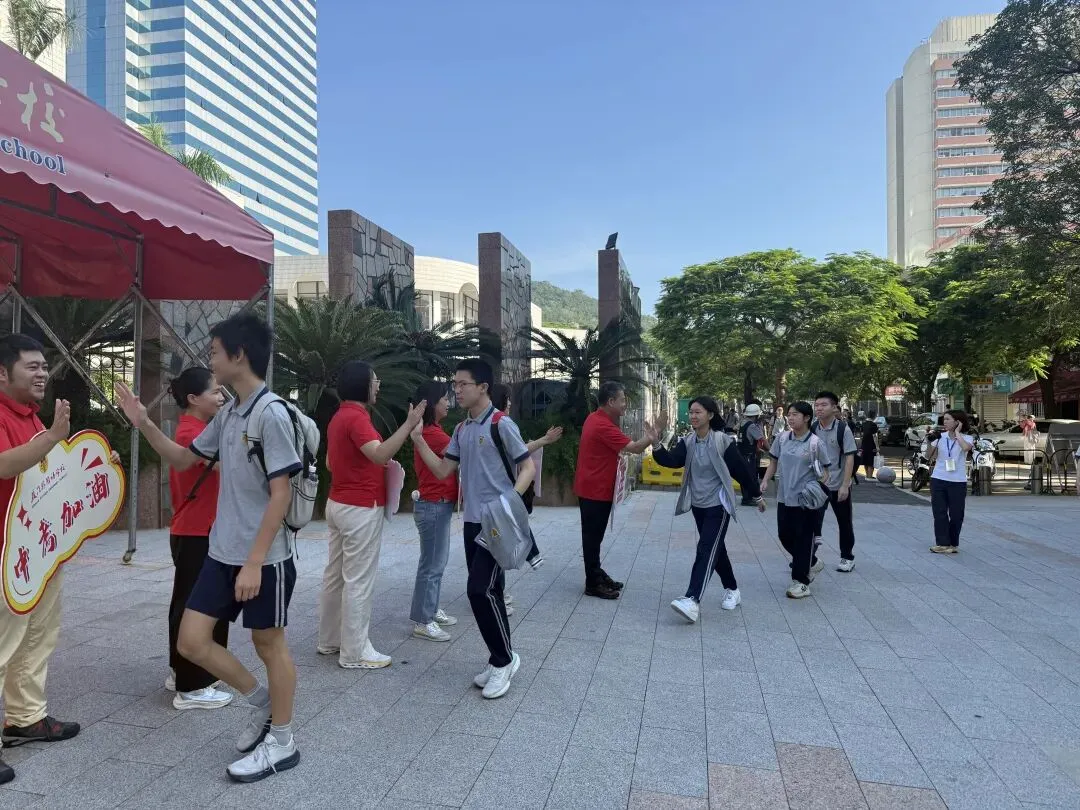 今天厦门5.32万人赶考!2026福建中考作文题是:把“应该的”刻进生活-第12张图片-四季读书网