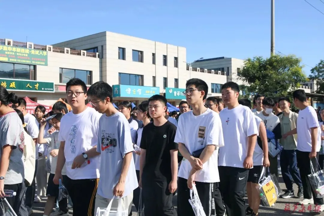 中考加油 | 提笔赴考场 温情伴少年-第6张图片-四季读书网 中考加油 | 提笔赴考场 温情伴少年-第6张图片-四季读书网