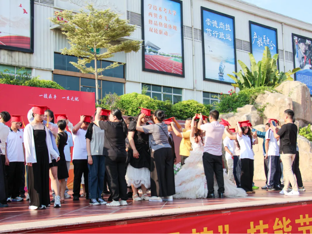 当中考遇见父亲节:以笔为礼,不负陪伴,奔赴山海-第21张图片-四季读书网 当中考遇见父亲节:以笔为礼,不负陪伴,奔赴山海-第21张图片-四季读书网
