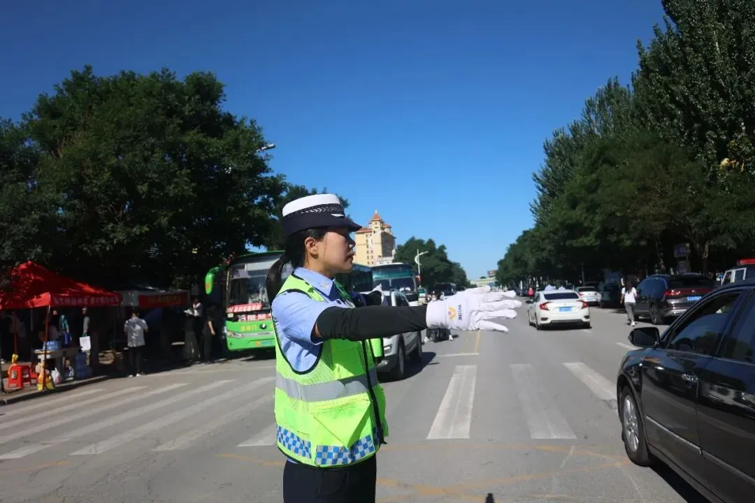 中考加油!阜新公安护航少年圆梦征程!-第22张图片-四季读书网 中考加油!阜新公安护航少年圆梦征程!-第22张图片-四季读书网