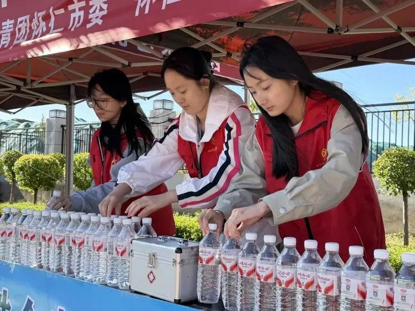 青春护航 暖心助考|团市委开展中考志愿服务活动-第3张图片-四季读书网 青春护航 暖心助考|团市委开展中考志愿服务活动-第3张图片-四季读书网