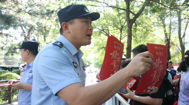 夏至逢中考,父爱伴护航 | 沈安安奕临志愿者服务队致敬坚守,祝福安康-第14张图片-四季读书网