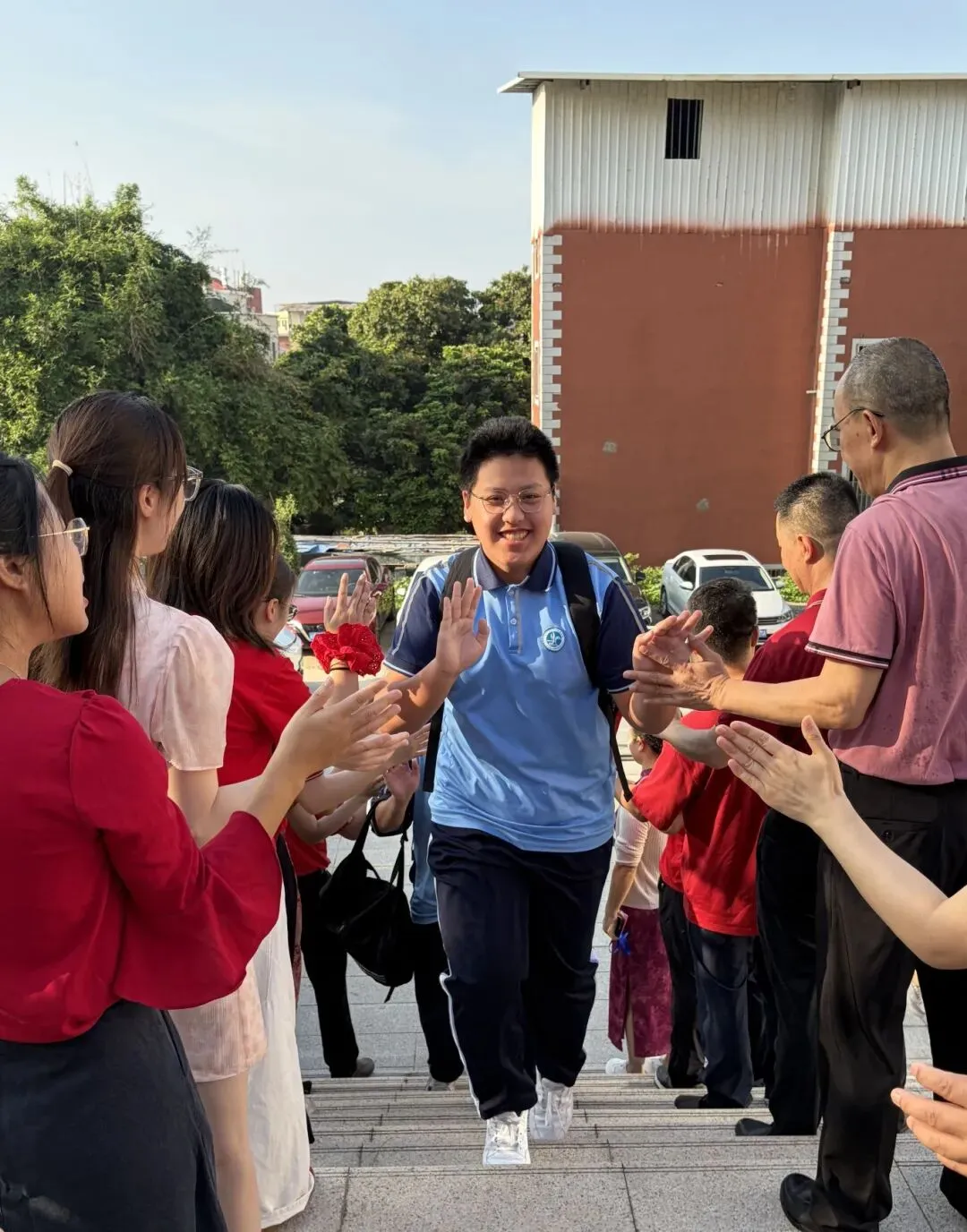 少年有梦,勇敢去追!今日,直击中考开考→-第6张图片-四季读书网 少年有梦,勇敢去追!今日,直击中考开考→-第6张图片-四季读书网