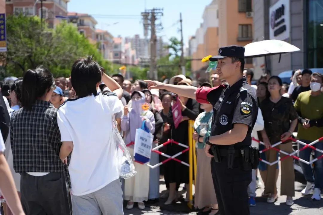 藏蓝为盾 逐梦前行!海州公安全力护航中考-第12张图片-四季读书网 藏蓝为盾 逐梦前行!海州公安全力护航中考-第12张图片-四季读书网