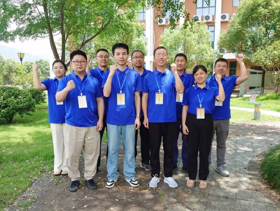 击掌出征,红毯逐梦 | 瓯海区泽雅中学中考送考活动-第19张图片-四季读书网 击掌出征,红毯逐梦 | 瓯海区泽雅中学中考送考活动-第19张图片-四季读书网