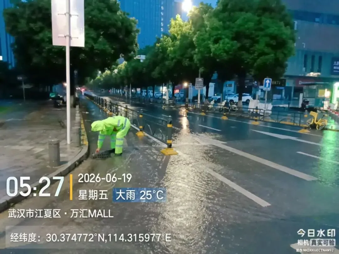 护航中考!江夏在行动,许多人彻夜未眠...-第3张图片-四季读书网 护航中考!江夏在行动,许多人彻夜未眠...-第3张图片-四季读书网