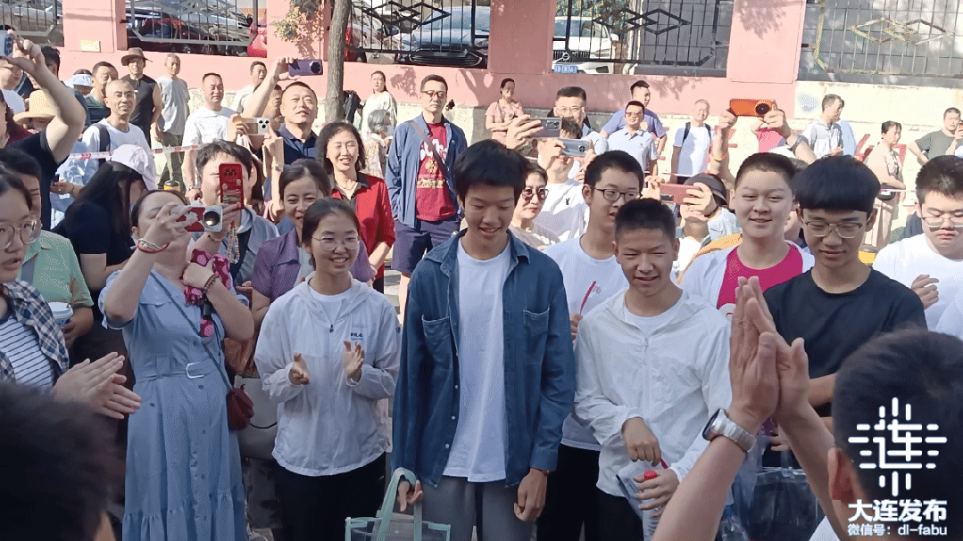 大连中考开考!-第6张图片-四季读书网 大连中考开考!-第6张图片-四季读书网