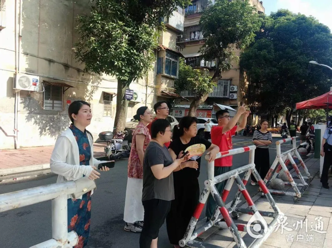 今日开考!福建中考作文题出炉!-第5张图片-四季读书网 今日开考!福建中考作文题出炉!-第5张图片-四季读书网