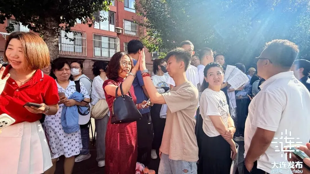 大连中考开考!-第8张图片-四季读书网 大连中考开考!-第8张图片-四季读书网