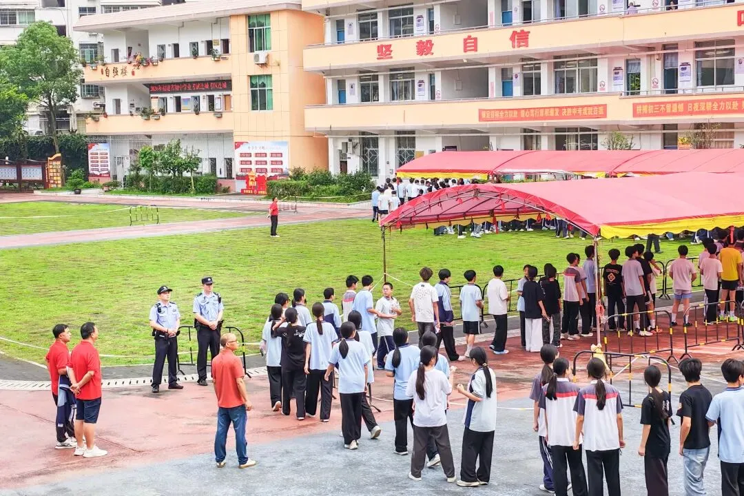 【莲警为民】全力以“护”,连城公安护航中考进行时......-第4张图片-四季读书网