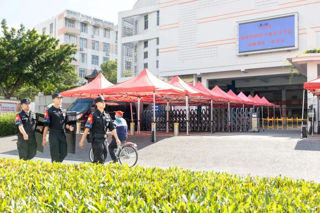 【莲警为民】全力以“护”,连城公安护航中考进行时......-第6张图片-四季读书网