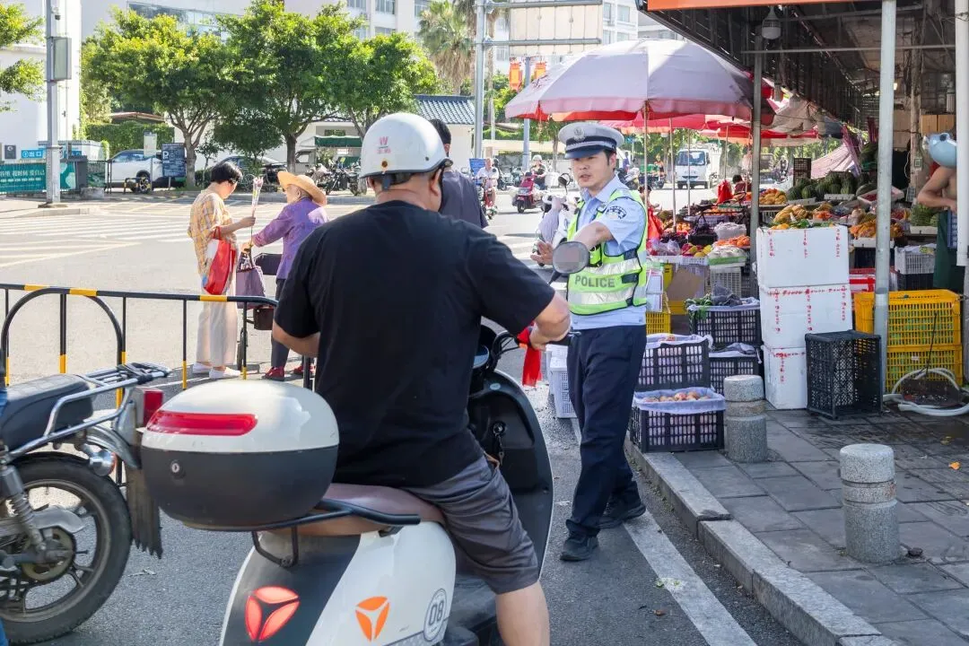 【莲警为民】全力以“护”,连城公安护航中考进行时......-第11张图片-四季读书网