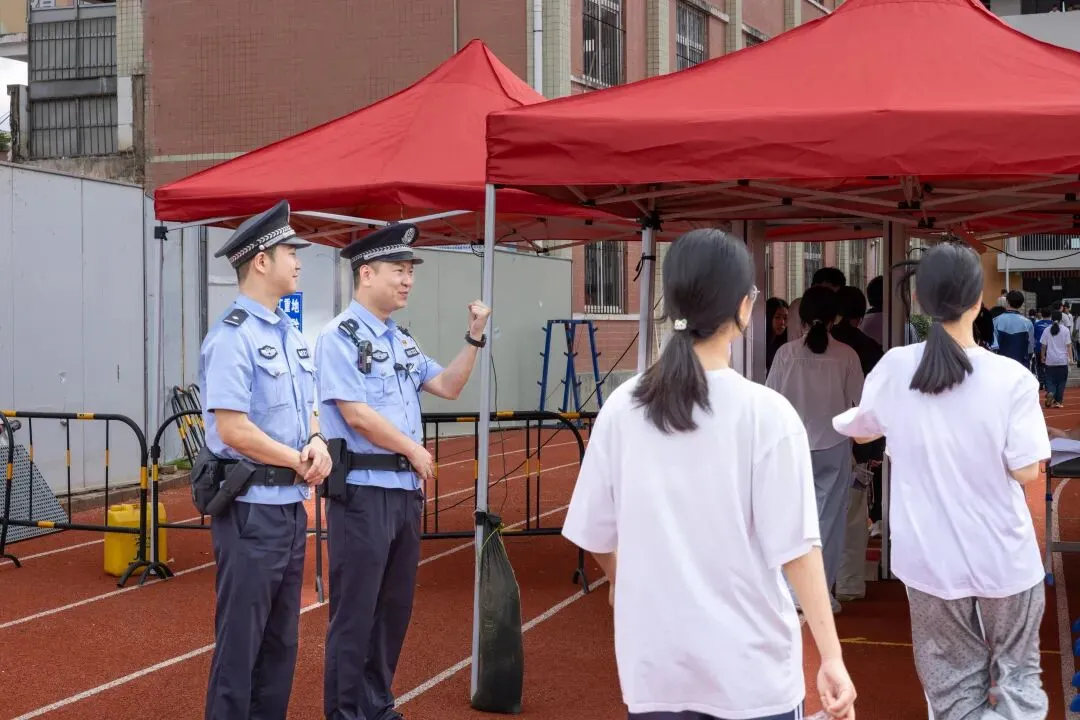 【莲警为民】全力以“护”,连城公安护航中考进行时......-第16张图片-四季读书网