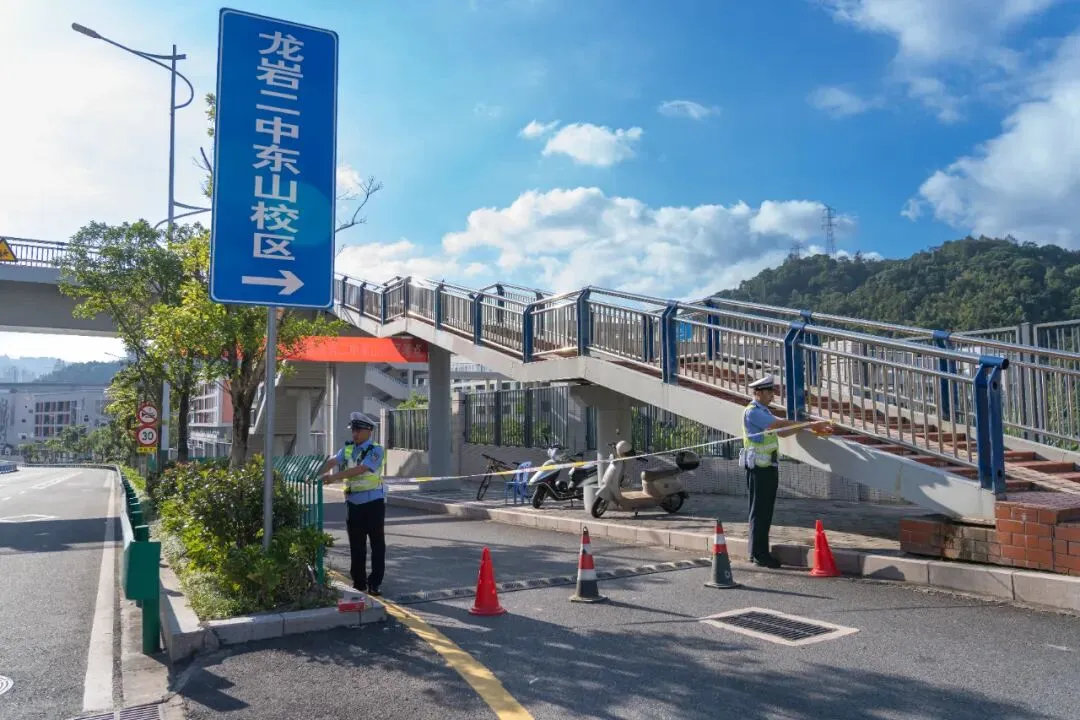 中考首日,龙岩交警全力护航!-第22张图片-四季读书网 中考首日,龙岩交警全力护航!-第22张图片-四季读书网