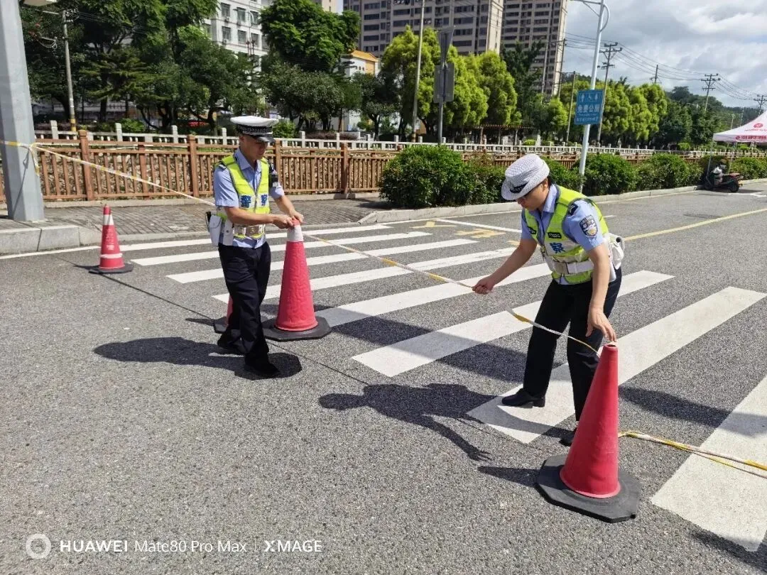 中考首日,龙岩交警全力护航!-第23张图片-四季读书网 中考首日,龙岩交警全力护航!-第23张图片-四季读书网