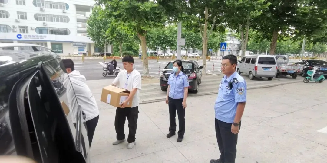 中考第一天,武邑公安全力护航!-第10张图片-四季读书网 中考第一天,武邑公安全力护航!-第10张图片-四季读书网
