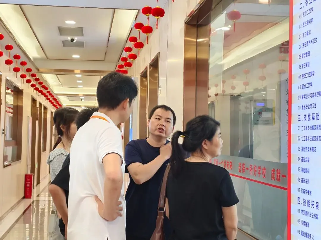 中考落幕,择校现场火热|赣州新东方报名咨询热度持续飙升!还未择校的同学及家长抓紧时间预定专业名额!-第6张图片-四季读书网