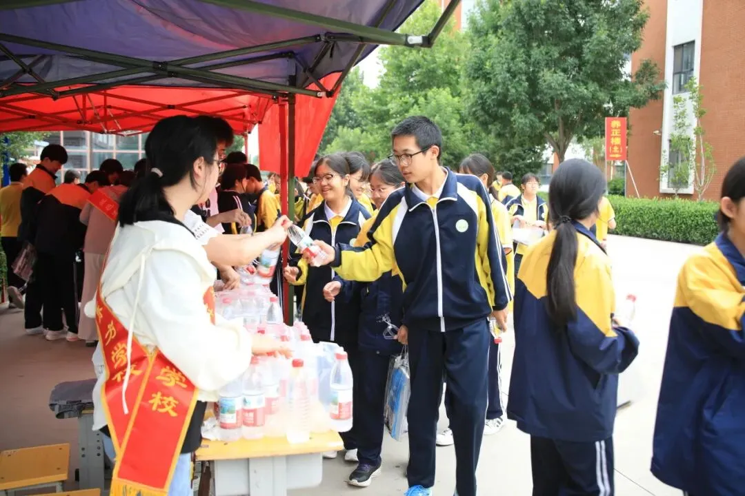 暖心护航 逐梦中考|宏达东方祝初三学子金榜题名-第33张图片-四季读书网 暖心护航 逐梦中考|宏达东方祝初三学子金榜题名-第33张图片-四季读书网