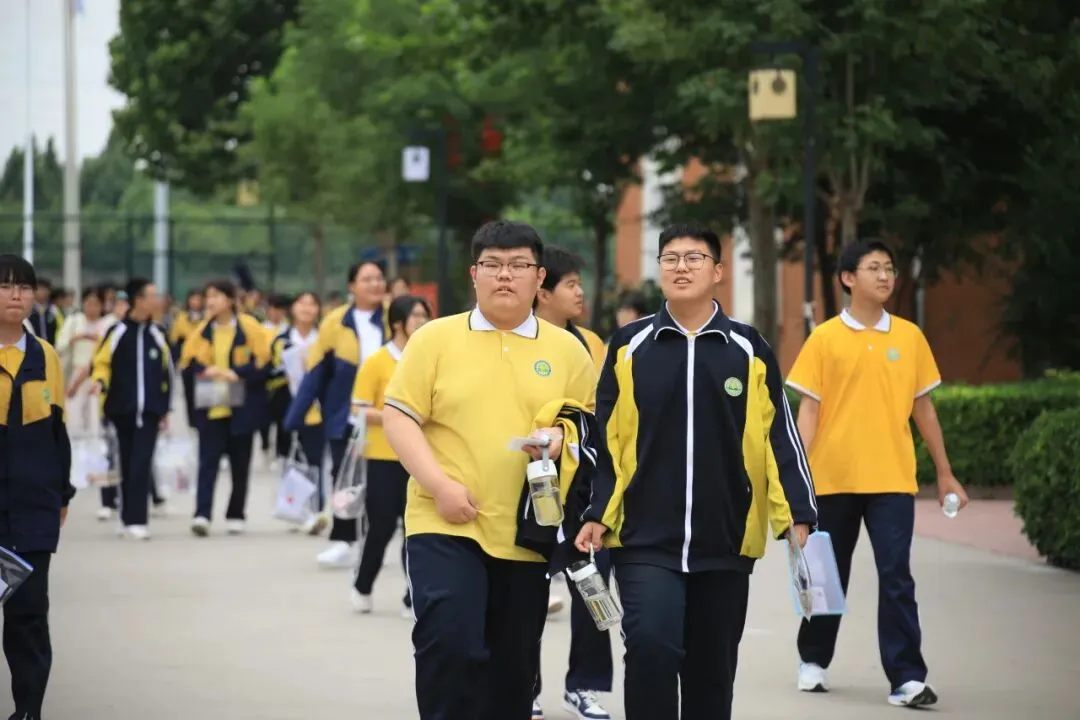 暖心护航 逐梦中考|宏达东方祝初三学子金榜题名-第73张图片-四季读书网 暖心护航 逐梦中考|宏达东方祝初三学子金榜题名-第73张图片-四季读书网