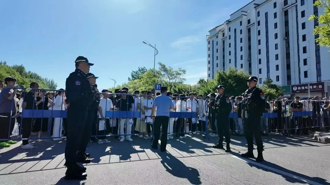 执笔为剑战中考 盘山学子启新程-第3张图片-四季读书网 执笔为剑战中考 盘山学子启新程-第3张图片-四季读书网