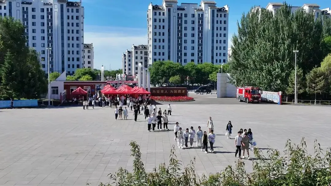 执笔为剑战中考 盘山学子启新程-第6张图片-四季读书网 执笔为剑战中考 盘山学子启新程-第6张图片-四季读书网