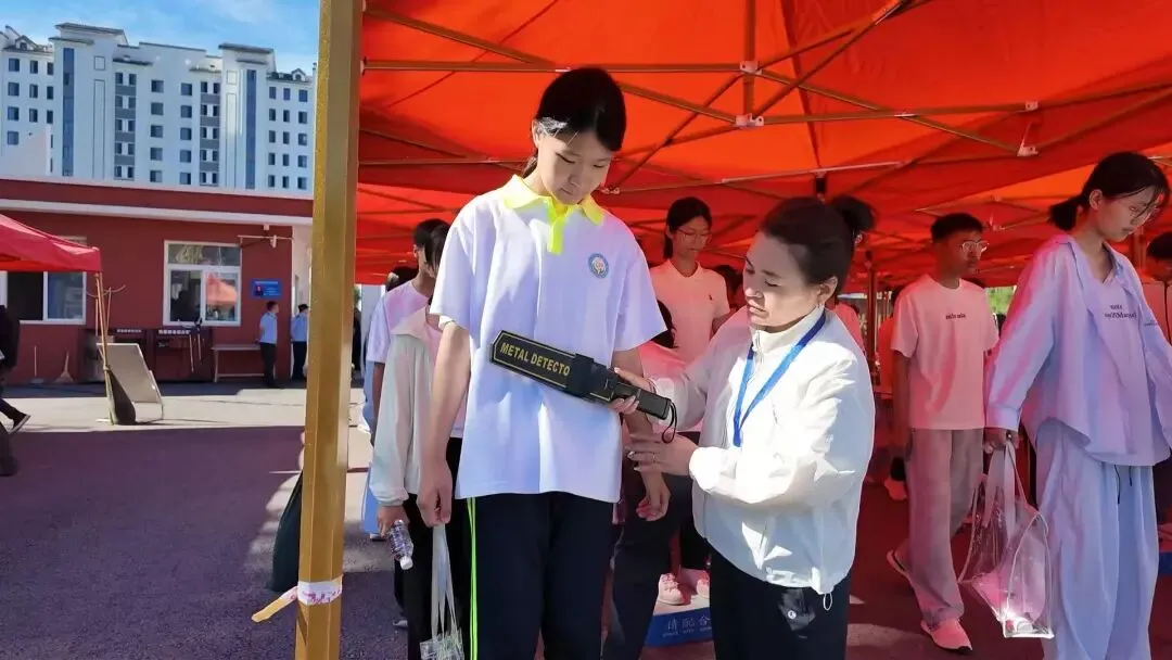 执笔为剑战中考 盘山学子启新程-第7张图片-四季读书网 执笔为剑战中考 盘山学子启新程-第7张图片-四季读书网