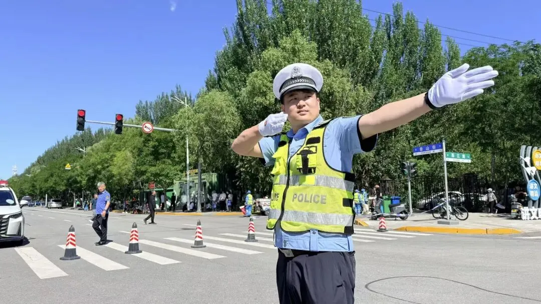 执笔为剑战中考 盘山学子启新程-第10张图片-四季读书网 执笔为剑战中考 盘山学子启新程-第10张图片-四季读书网