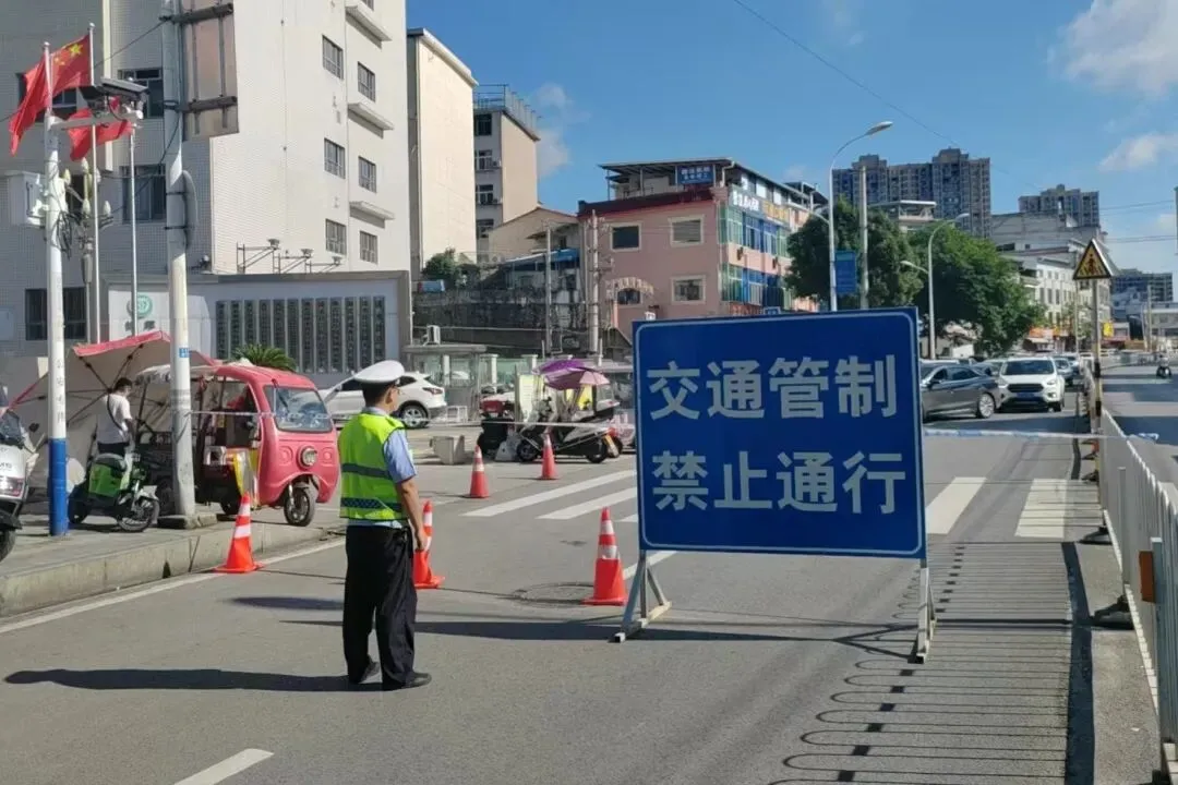 暖心护航!浠水公安全力守护中考学子逐梦路-第13张图片-四季读书网