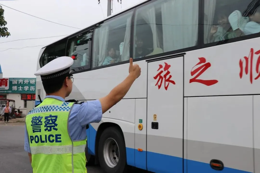 中考首日,衡水交警全力护航!-第16张图片-四季读书网