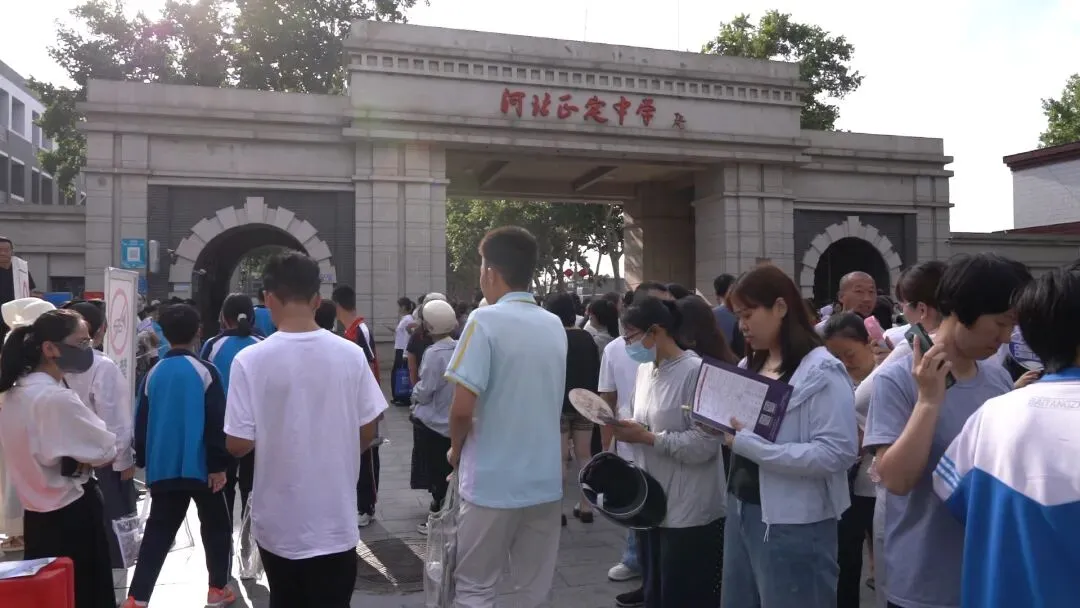 直击2026正定中考首日:你们全力以赴,我们全力以护!-第6张图片-四季读书网