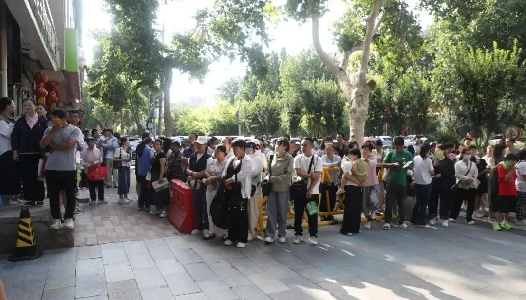 直击2026正定中考首日:你们全力以赴,我们全力以护!-第12张图片-四季读书网