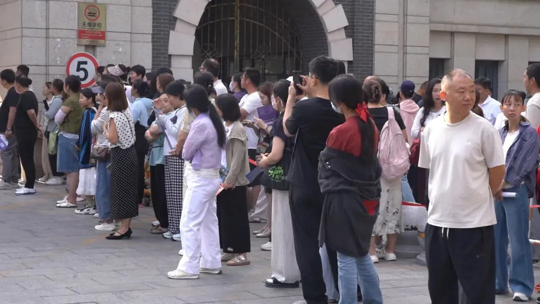 直击2026正定中考首日:你们全力以赴,我们全力以护!-第14张图片-四季读书网