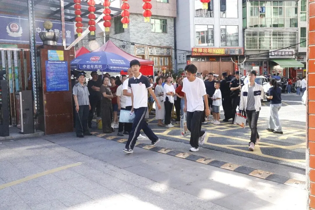 中考首日!周宁多方护航学子执笔逐梦→-第3张图片-四季读书网