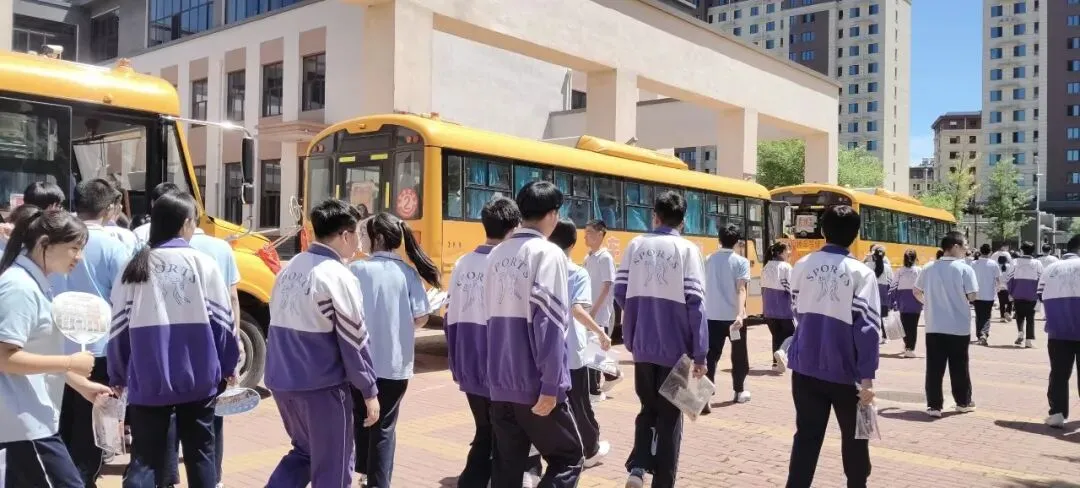启宸护航,情暖中考路——我们为双滦四中考生免费送考-第3张图片-四季读书网 启宸护航,情暖中考路——我们为双滦四中考生免费送考-第3张图片-四季读书网