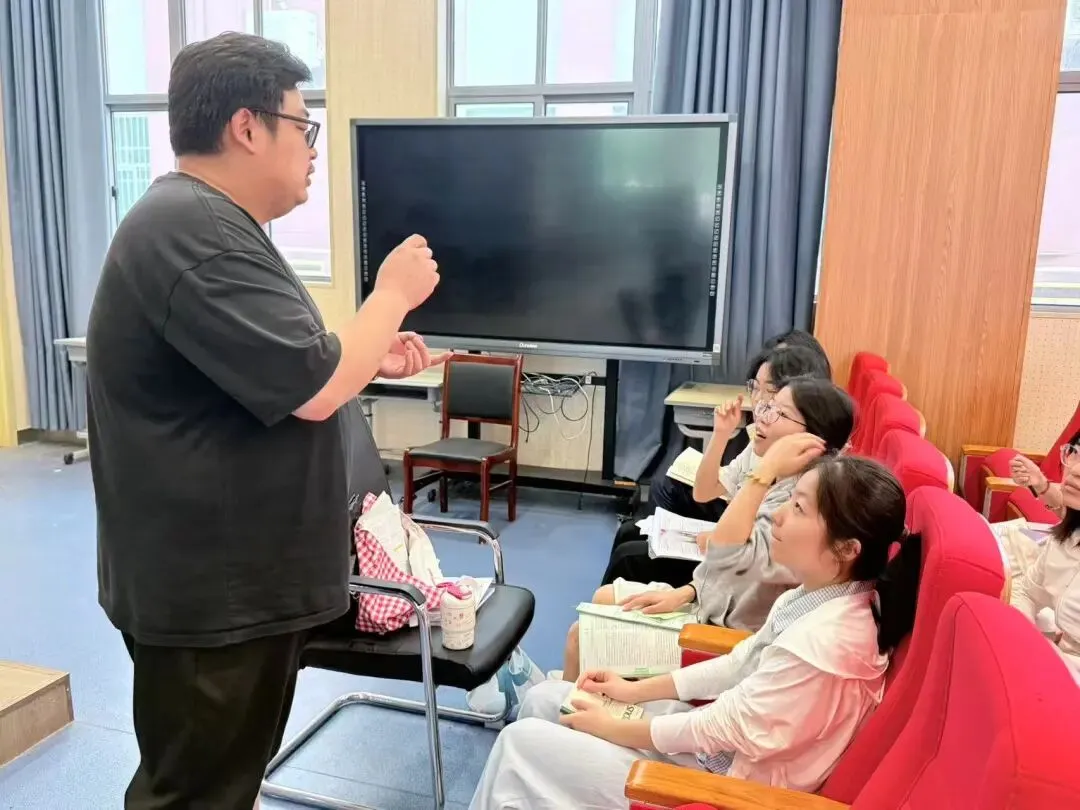 护航中考,温情相伴——南京江宁滨江外国语学校2026届送考纪实-第40张图片-四季读书网 护航中考,温情相伴——南京江宁滨江外国语学校2026届送考纪实-第40张图片-四季读书网