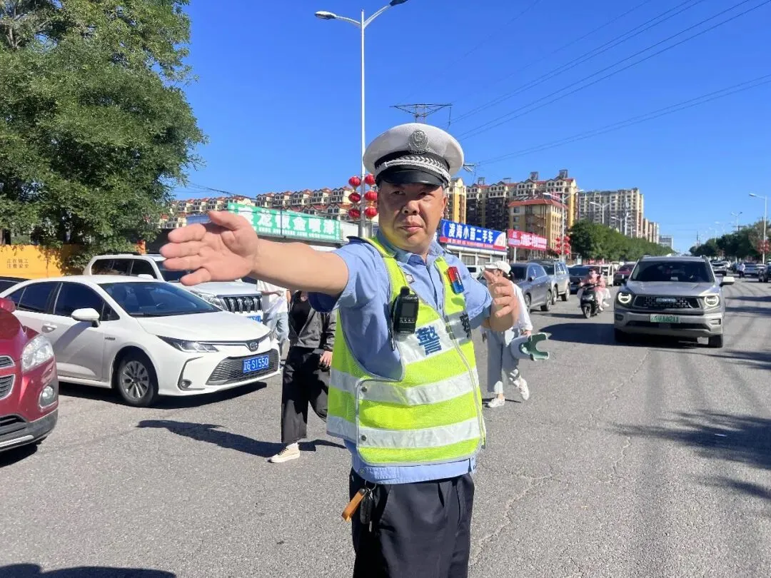中考首日!凌海公安全力以“护” ,助梦远航!-第7张图片-四季读书网