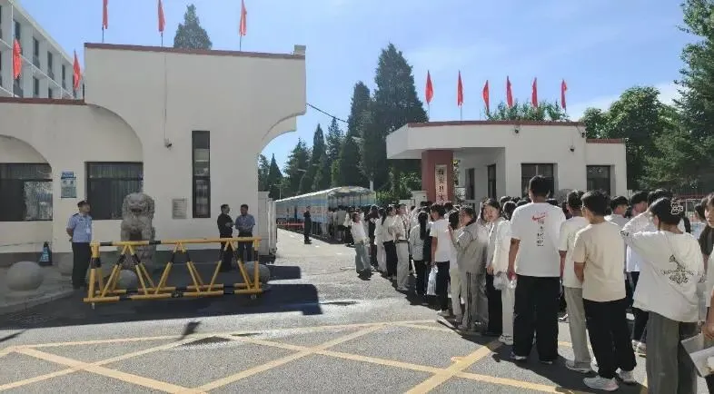 多部门联动护航中考 全力守护学子逐梦之路-第2张图片-四季读书网 多部门联动护航中考 全力守护学子逐梦之路-第2张图片-四季读书网