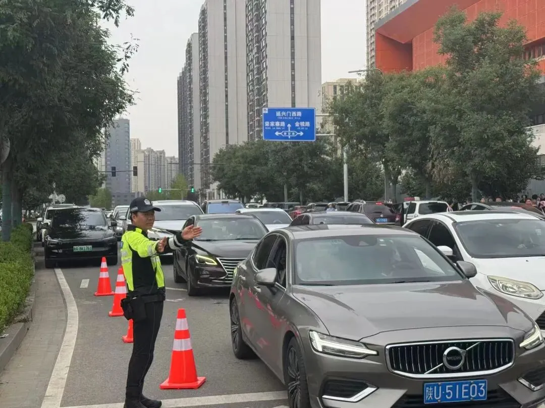 护航中考 | 荧光绿全程守护,暖心护考再出发-第4张图片-四季读书网 护航中考 | 荧光绿全程守护,暖心护考再出发-第4张图片-四季读书网