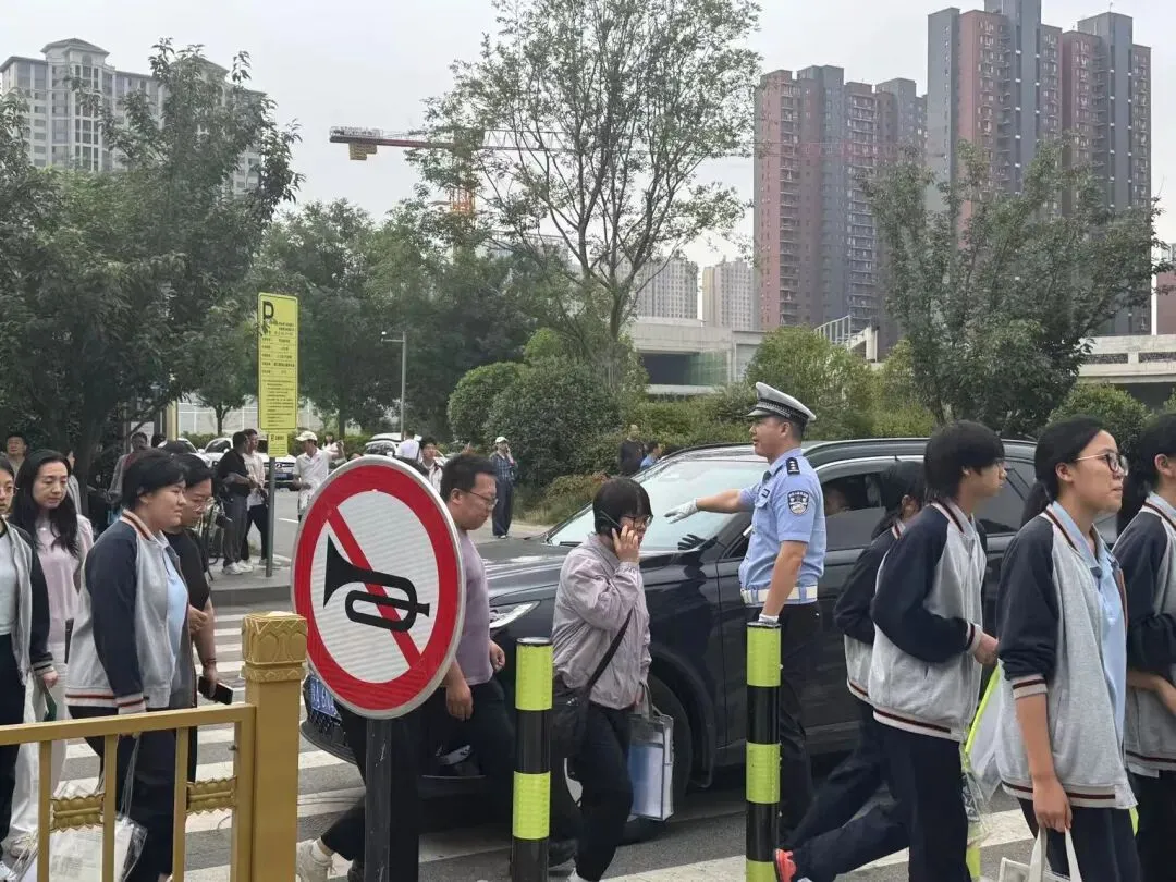 护航中考 | 荧光绿全程守护,暖心护考再出发-第5张图片-四季读书网 护航中考 | 荧光绿全程守护,暖心护考再出发-第5张图片-四季读书网