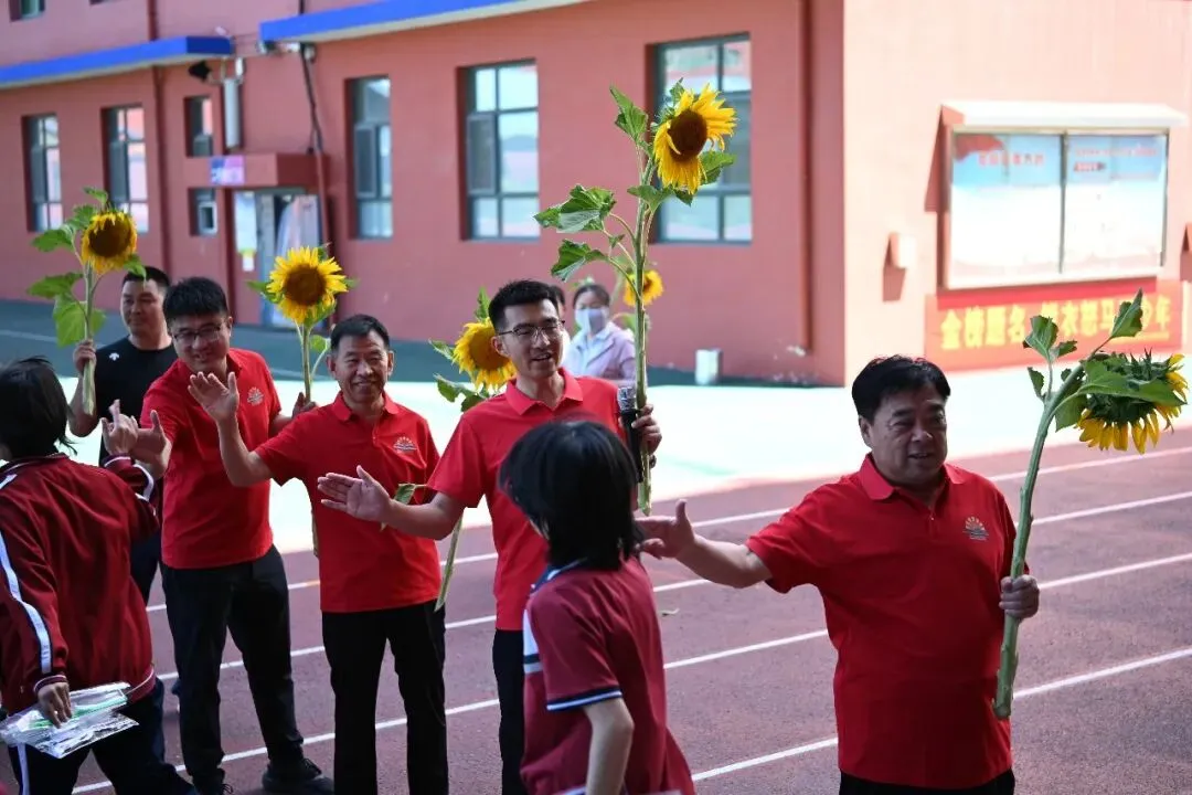 中考首日!加油,遵化少年!-第16张图片-四季读书网