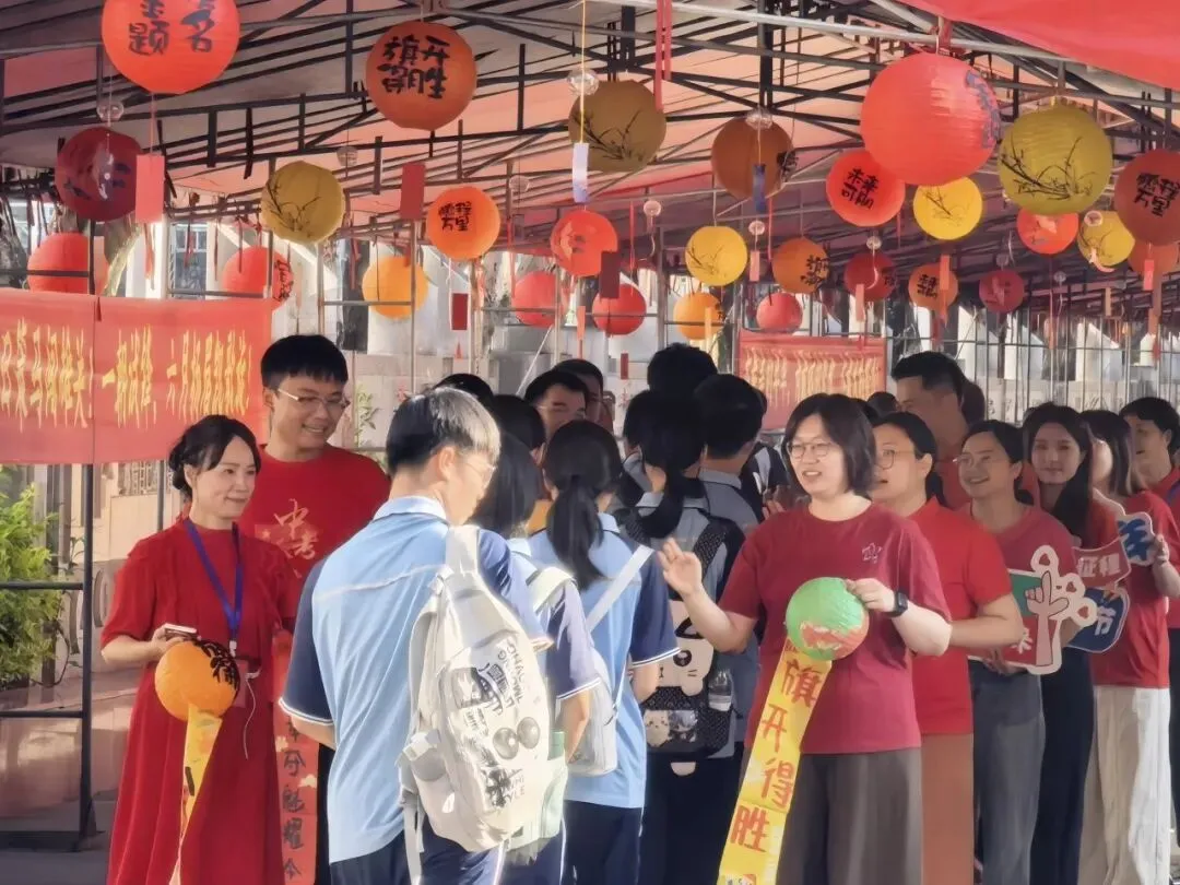 中考·温暖集体 | 凝心启程·从容赴考·少年正式出征-第17张图片-四季读书网