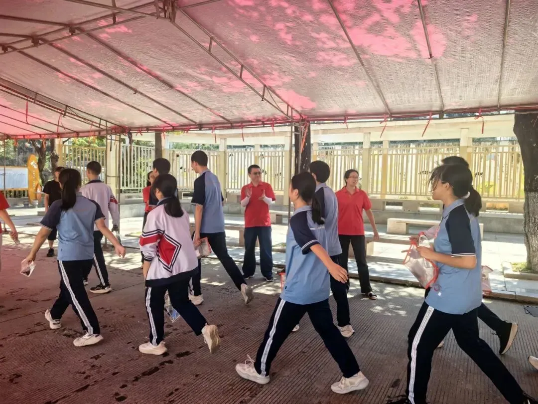 中考·温暖集体 | 凝心启程·从容赴考·少年正式出征-第36张图片-四季读书网